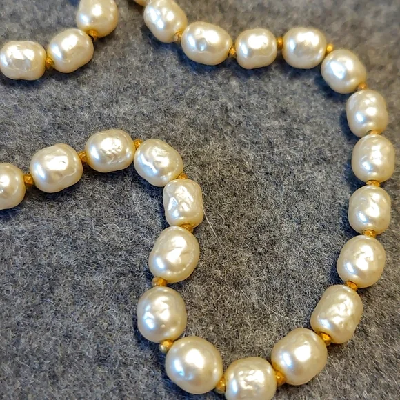 Vintage Signed Miriam Haskell High Lustre 23" Pearl Necklace - Picture 5 of 6